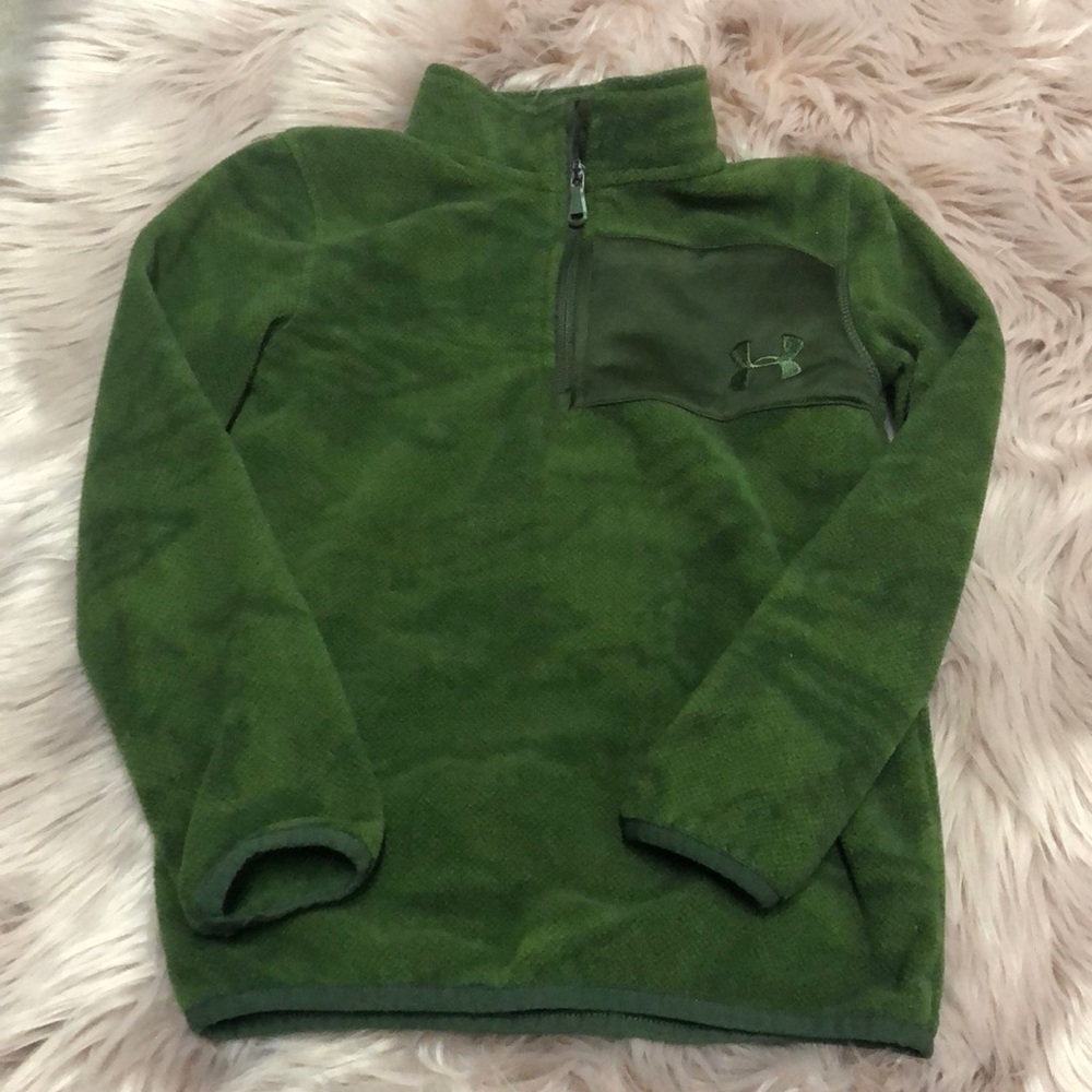 Boys size 7 under armour pullover